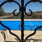 Casa Del Sol: Spacious 3-bedroom With Private Solar-heated Pool Triquivijate