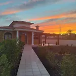 Casa Del Sol: Spacious 3-bedroom With Private Solar-heated Pool * Triquivijate