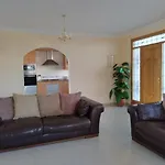 Casa Del Sol: Spacious 3-bedroom With Private Solar-heated Pool Villa Triquivijate