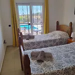 Casa Del Sol: Spacious 3-bedroom With Private Solar-heated Pool Villa Triquivijate