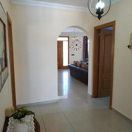 Casa Del Sol: Spacious 3-bedroom With Private Solar-heated Pool Triquivijate