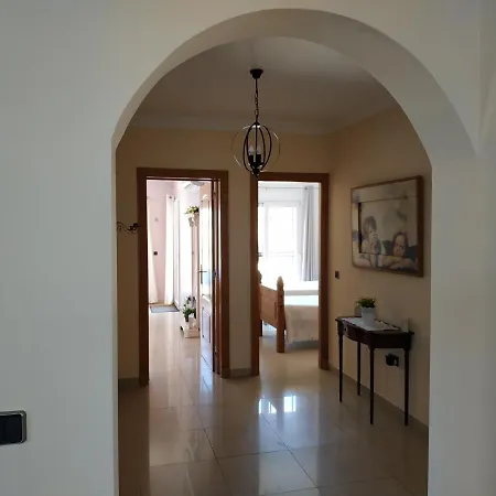 Casa Del Sol: Spacious 3-bedroom With Private Solar-heated Pool Triquivijate