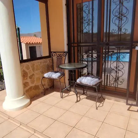 ヴィラ Casa Del Sol 3 Bedroom With Private Solar Covered 12m X 6m Pool Minimum 7 Nights Chromecast And Wifi Throughout The Triquivijate